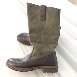 Bogs leather and suede boots!